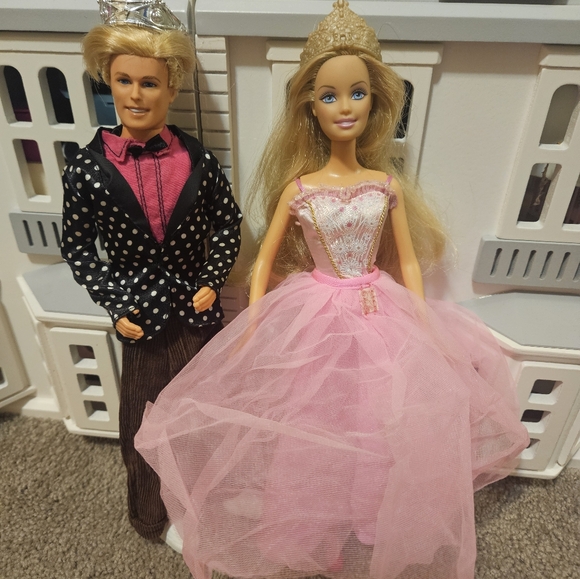 Princess Anneliese Barbie Doll in The Princess and The Pauper Works And Prince - Picture 2 of 7